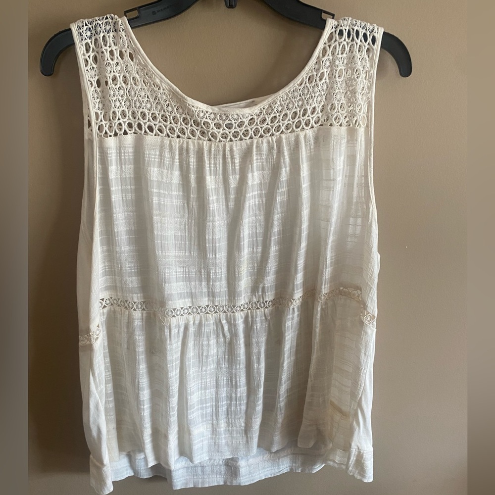 Loft detail sleeveless shirt